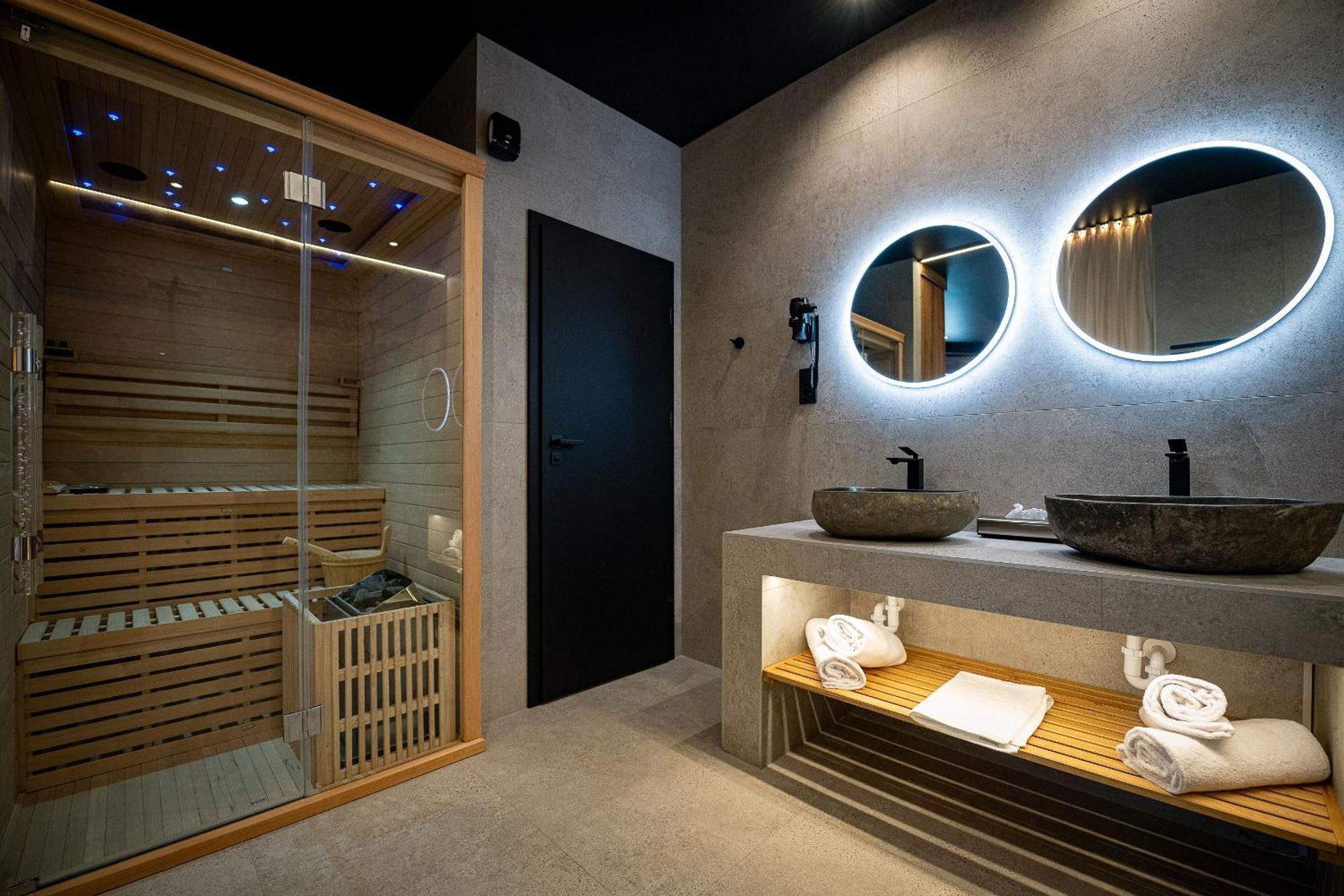 Turul Boutique Rooms & Apartment Сарваш Экстерьер фото